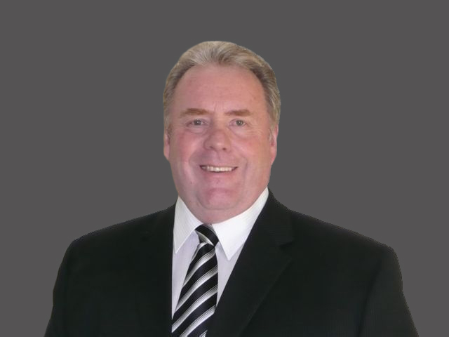 LYLE EYEMAIL Photo 1 Grey Background